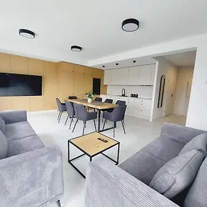  Apartament Przestronny Apartament, Ogrodek, Bezplatne Miejsca Postojowe W Garazu, Awg