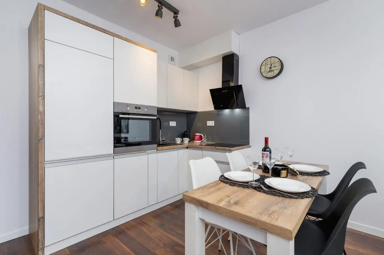 Zablocie Pet-Friendly Slusarska Apartment By Noclegi Renters Krakow