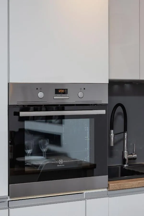 Zablocie Pet-Friendly Slusarska Apartment By Noclegi Renters Krakow