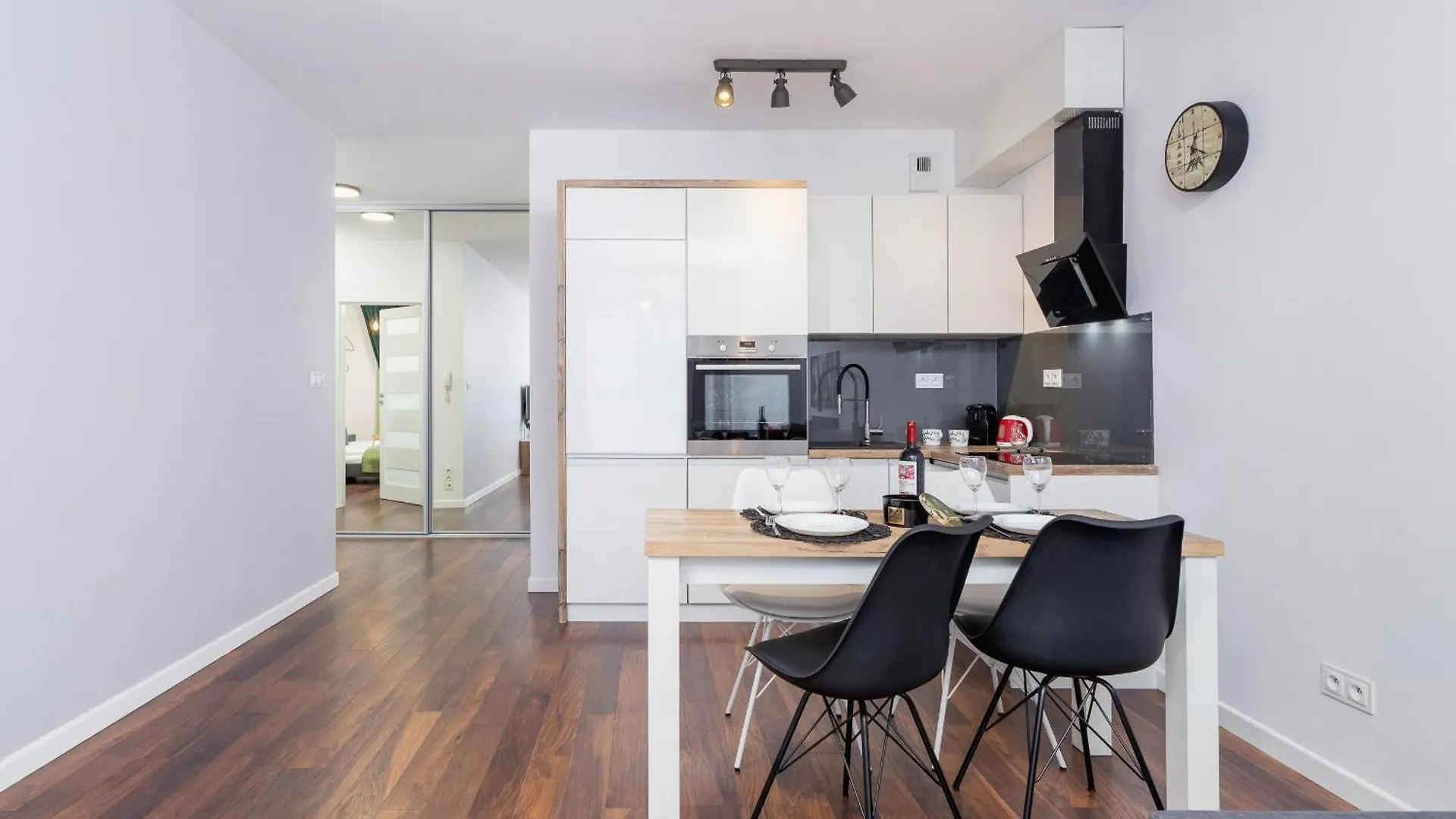 Zablocie Pet-Friendly Slusarska Apartment By Noclegi Renters Krakow Poland